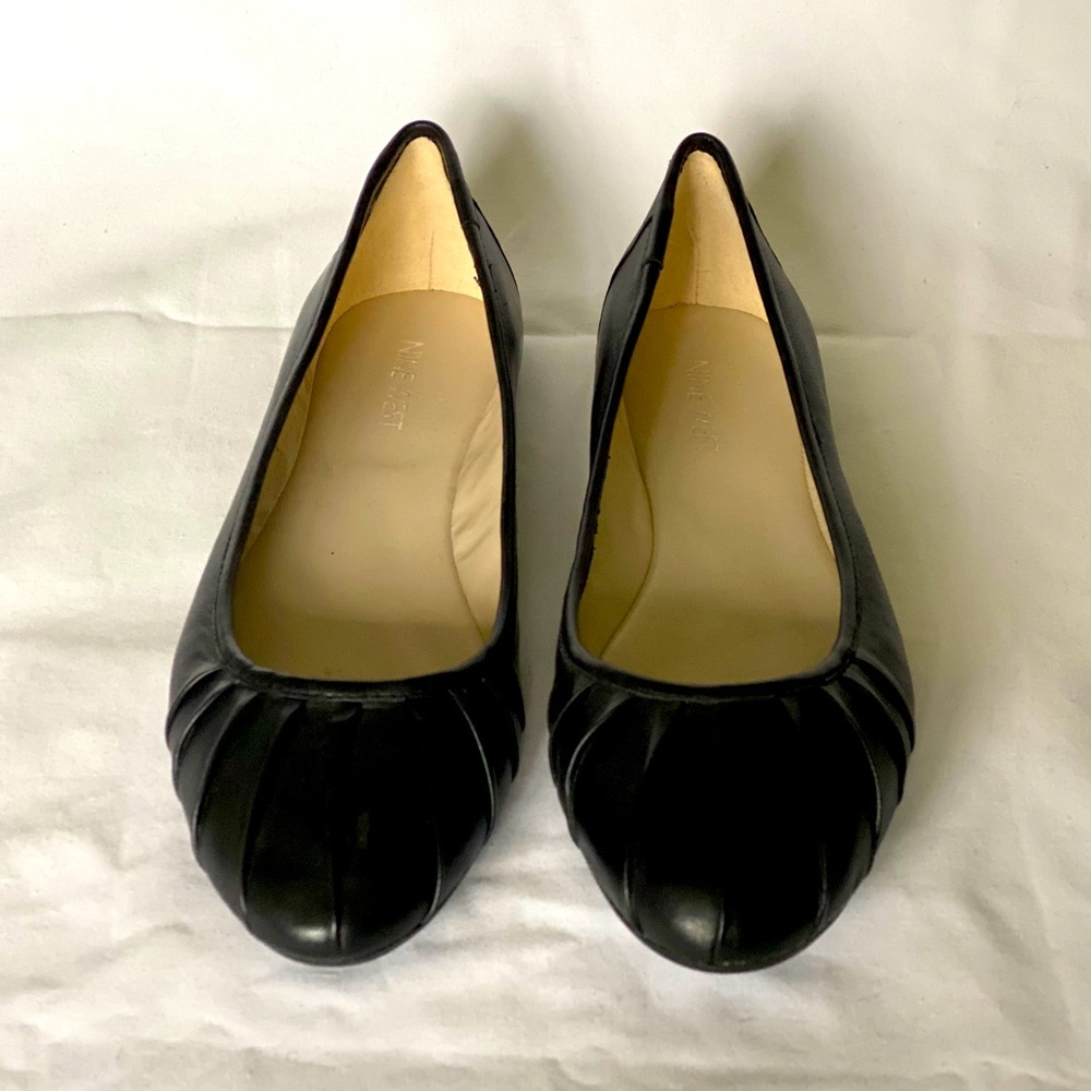 Nine West Black Flats Blustery